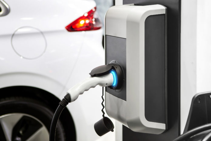 Tesla offers free EV charging